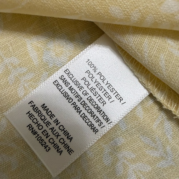 Yellow Floral Flutter Sleeve Blouse NWT Large - Picture 5 of 7